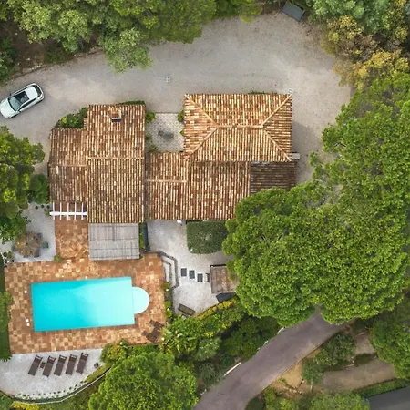 With Spa, Pool And View Of St Tropezs Gulf * Sainte-Maxime